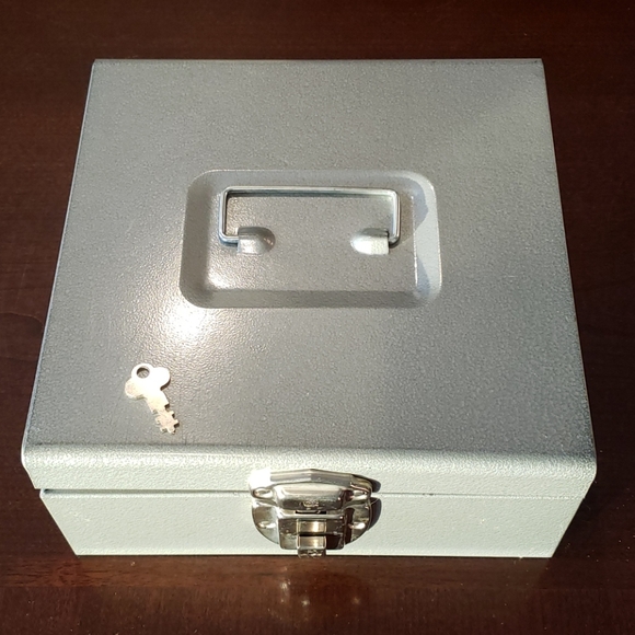 Vintage Versa metal check  File Box - Picture 4 of 5